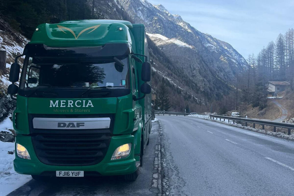 Whenever you need international removals, we've got the teams for you.